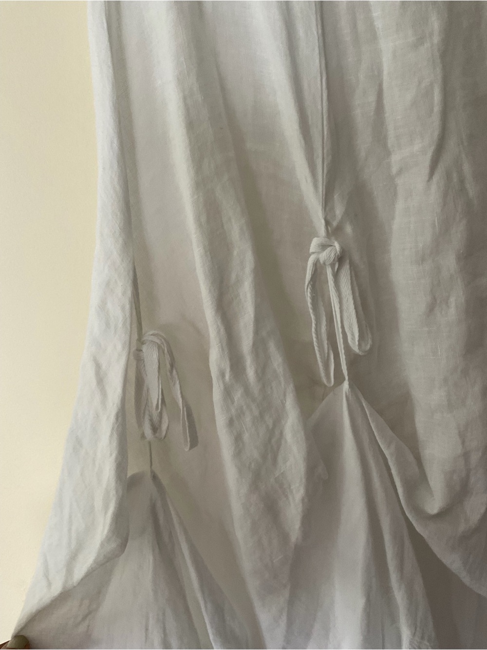 Bella Amore White Linen Scoop Neck Tank - Picture 10 of 12